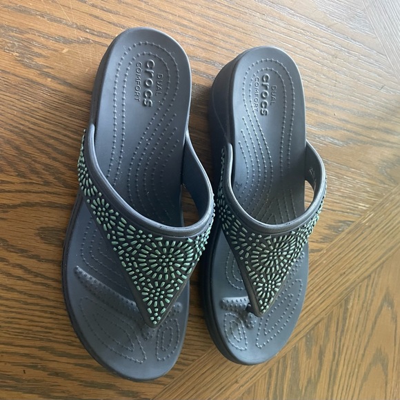 Ladies Crocs - Picture 4 of 6